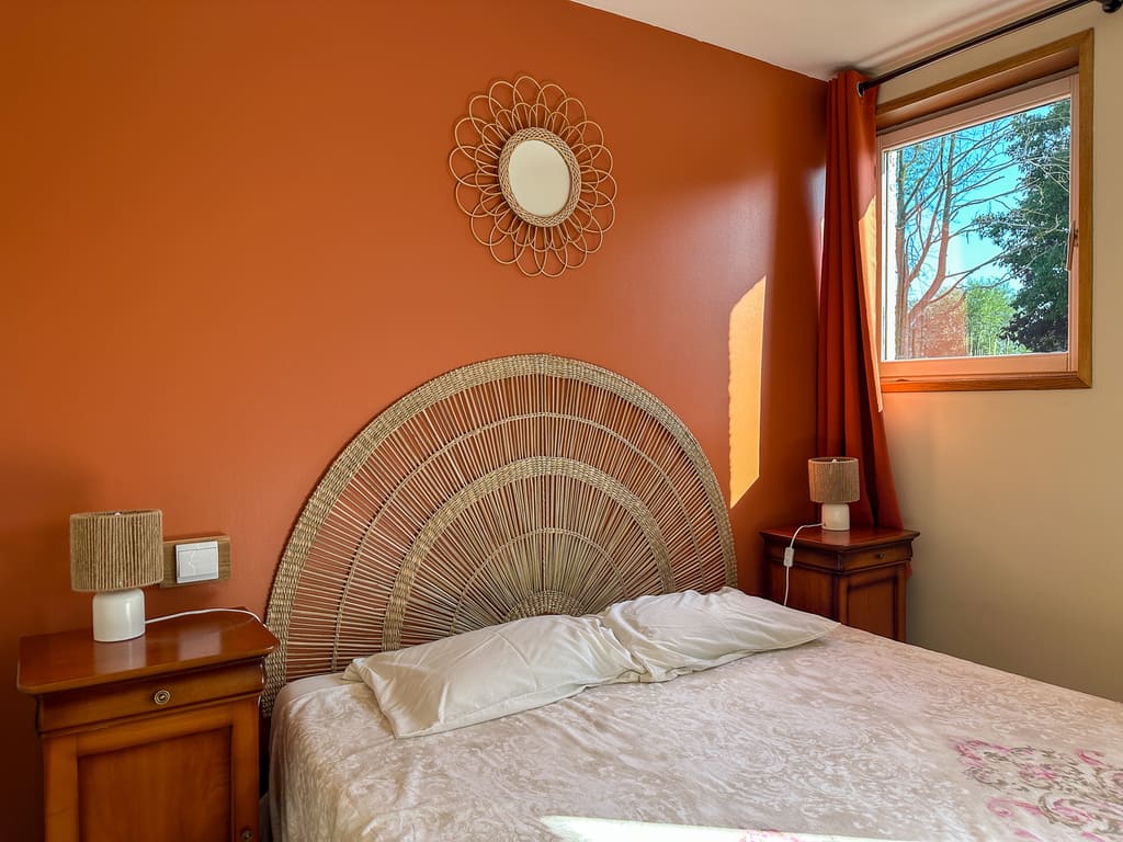 Etang du Meullewal - Une chambre parentale avec un lit Queen size